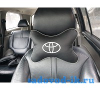Подушка на подголовник Toyota (черная)