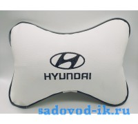 Подушка на подголовник Hyundai (белая)