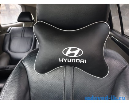 Подушка на подголовник Hyundai (черная)